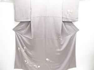 縮緬地椿模様刺繍訪問着